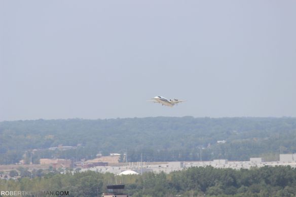 PLANE TAKING OFF FROM DOWNTOWN AIRPORT(20)